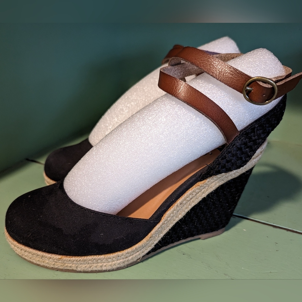 BC Caution To The Wind Black Wedge Sandals, Leather Strap, Size 8.5